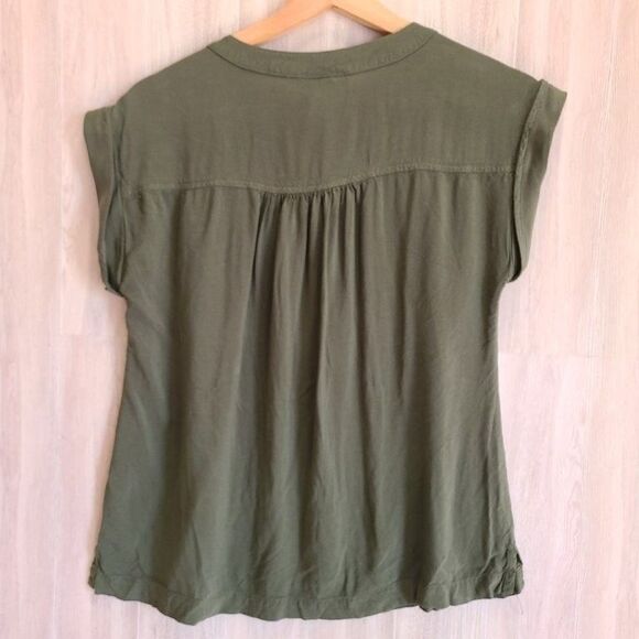 Rebecca Malone Green Blouse S – Rayon V-Neck, Button Tab Sleeves, Lightweight - Picture 2 of 7